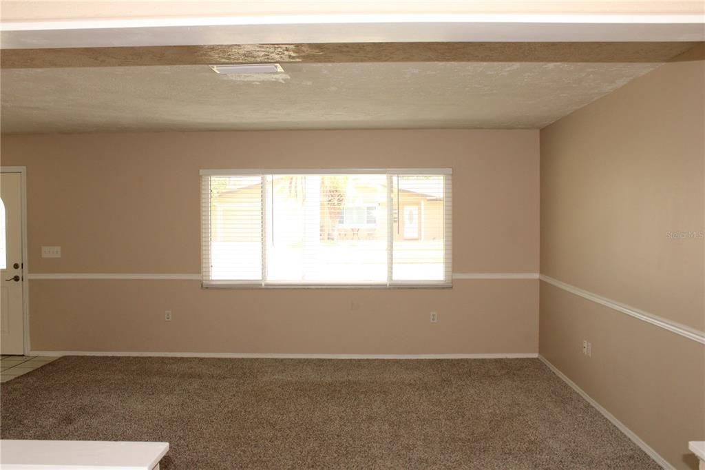 For Rent: $3,195 (4 beds, 2 baths, 2031 Square Feet)