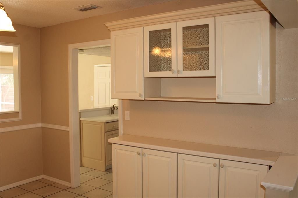 For Rent: $3,195 (4 beds, 2 baths, 2031 Square Feet)