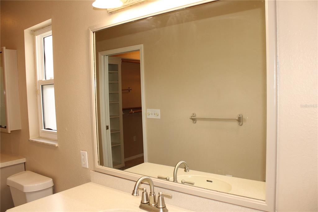 For Rent: $3,195 (4 beds, 2 baths, 2031 Square Feet)