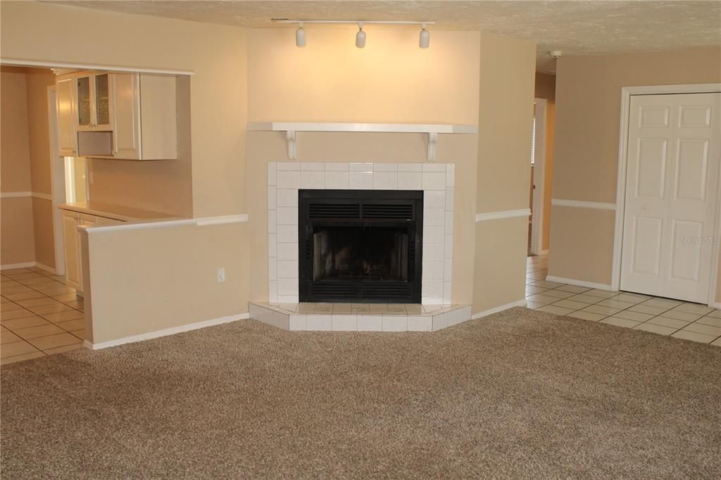 For Rent: $3,195 (4 beds, 2 baths, 2031 Square Feet)