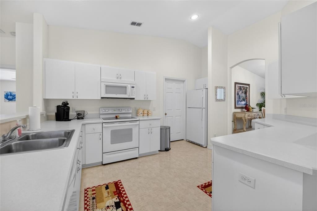 For Sale: $289,900 (3 beds, 2 baths, 1826 Square Feet)