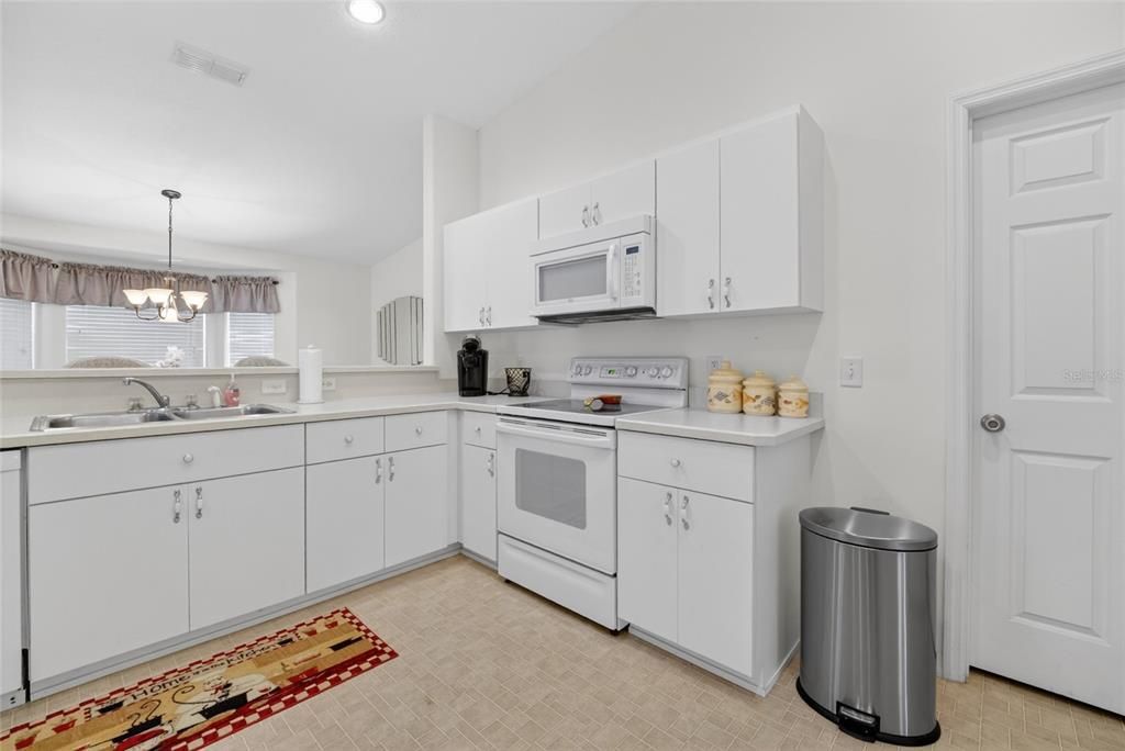 For Sale: $289,900 (3 beds, 2 baths, 1826 Square Feet)