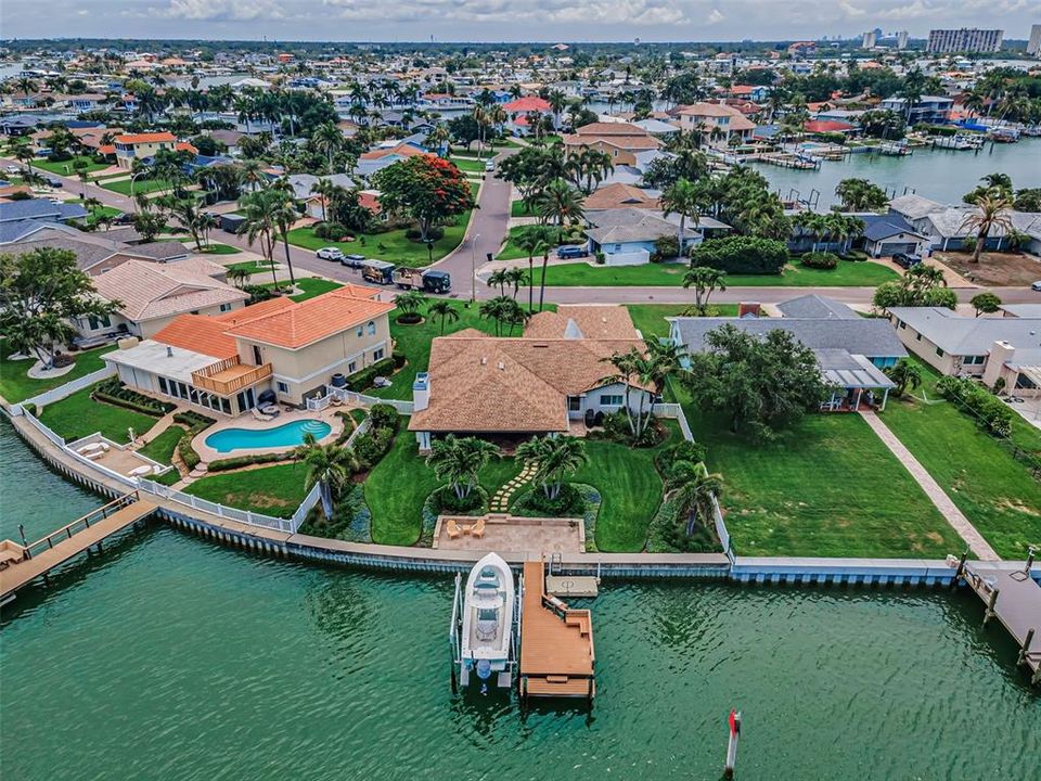 En Venta: $1,795,000 (3 camas, 2 baños, 2421 Pies cuadrados)