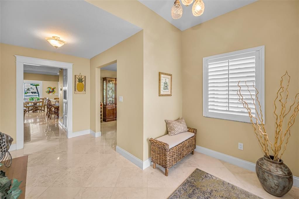 En Venta: $1,795,000 (3 camas, 2 baños, 2421 Pies cuadrados)