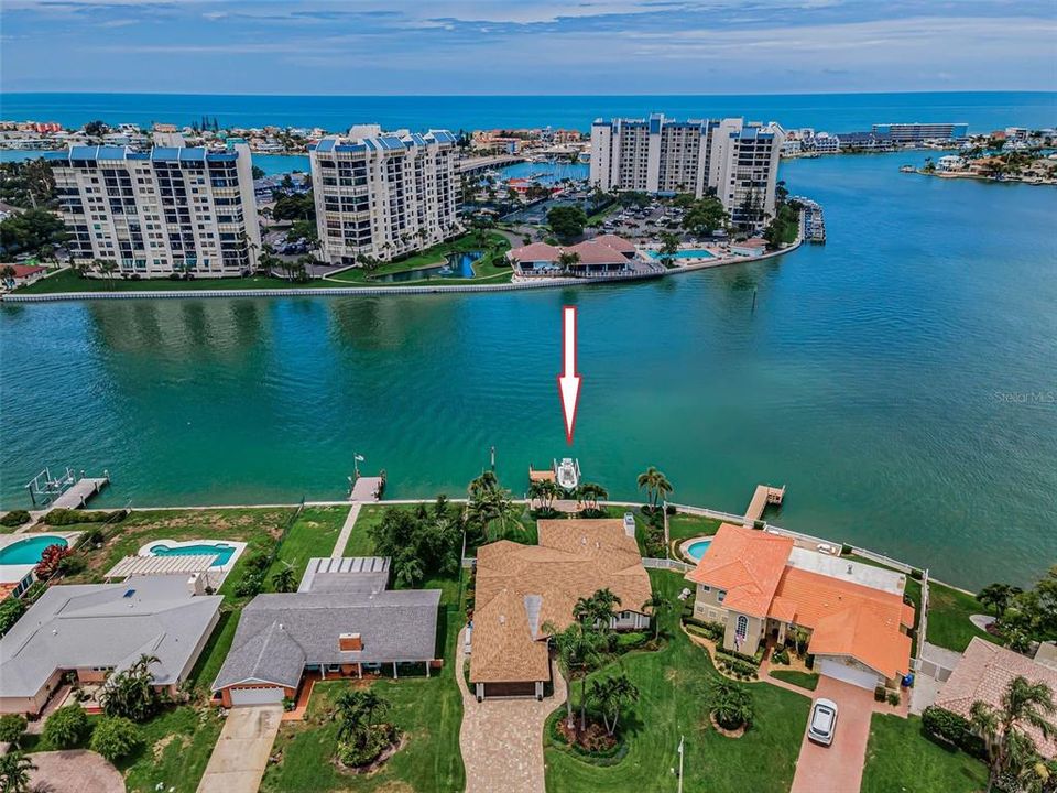 En Venta: $1,795,000 (3 camas, 2 baños, 2421 Pies cuadrados)