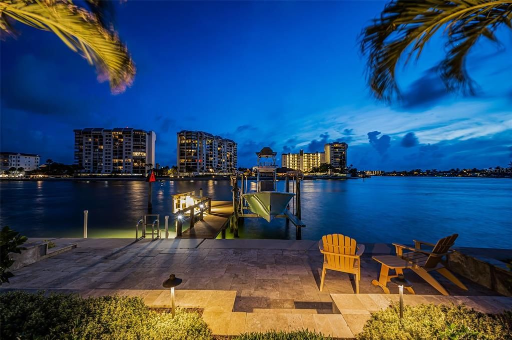En Venta: $1,795,000 (3 camas, 2 baños, 2421 Pies cuadrados)