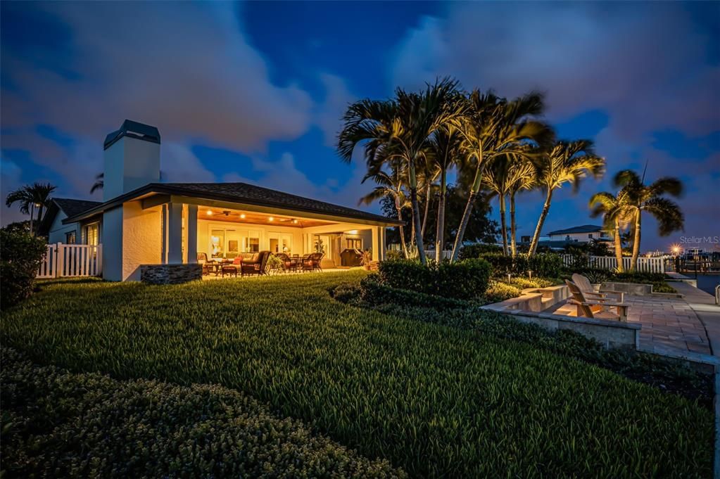 En Venta: $1,795,000 (3 camas, 2 baños, 2421 Pies cuadrados)