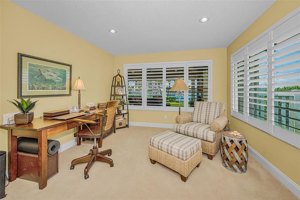 En Venta: $1,795,000 (3 camas, 2 baños, 2421 Pies cuadrados)
