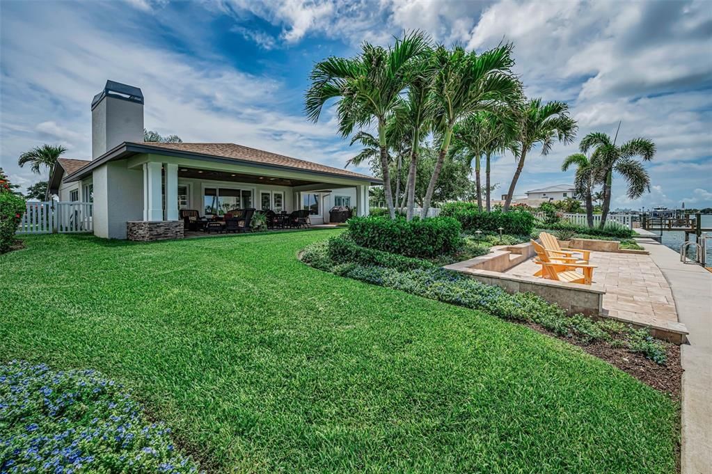 En Venta: $1,795,000 (3 camas, 2 baños, 2421 Pies cuadrados)