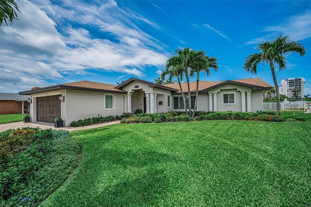 En Venta: $1,795,000 (3 camas, 2 baños, 2421 Pies cuadrados)