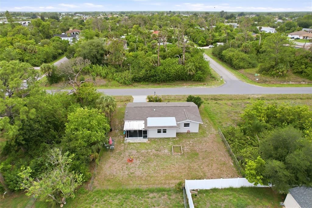 For Sale: $230,000 (2 beds, 2 baths, 863 Square Feet)