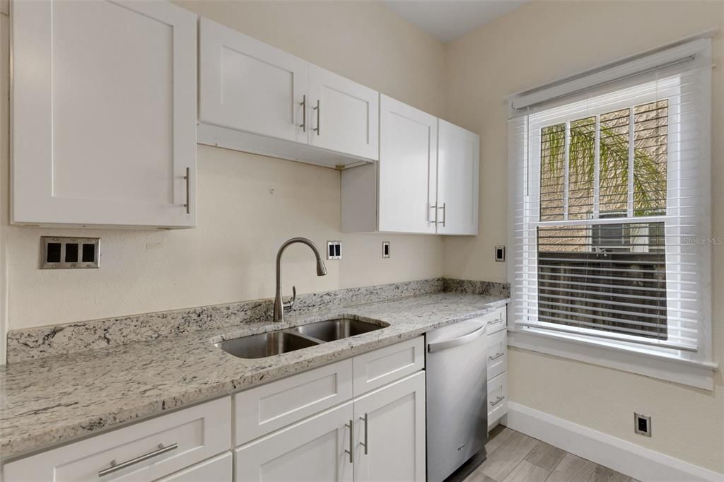 For Sale: $435,000 (4 beds, 0 baths, 882 Square Feet)