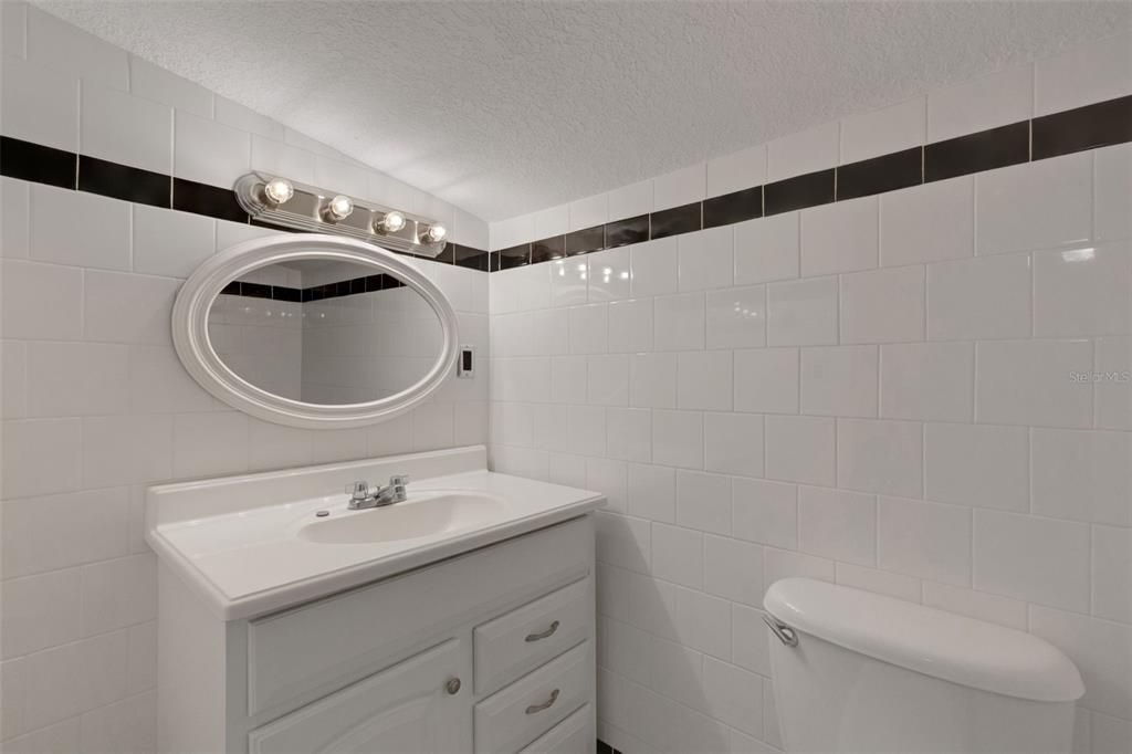For Sale: $435,000 (4 beds, 0 baths, 882 Square Feet)