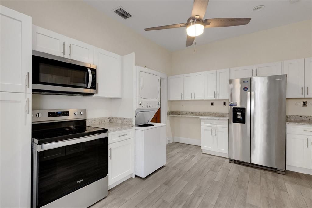 For Sale: $435,000 (4 beds, 0 baths, 882 Square Feet)