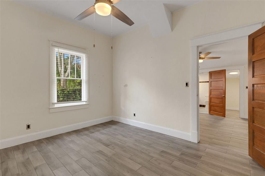 For Sale: $435,000 (4 beds, 0 baths, 882 Square Feet)