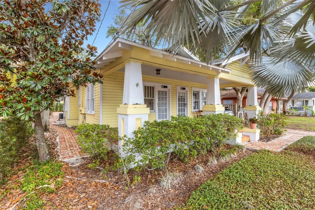 For Sale: $435,000 (4 beds, 0 baths, 882 Square Feet)