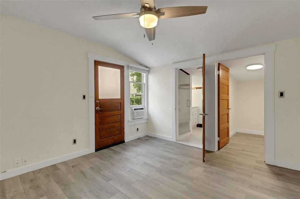 For Sale: $435,000 (4 beds, 0 baths, 882 Square Feet)