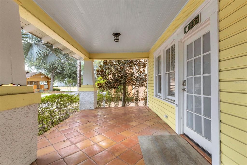 For Sale: $435,000 (4 beds, 0 baths, 882 Square Feet)