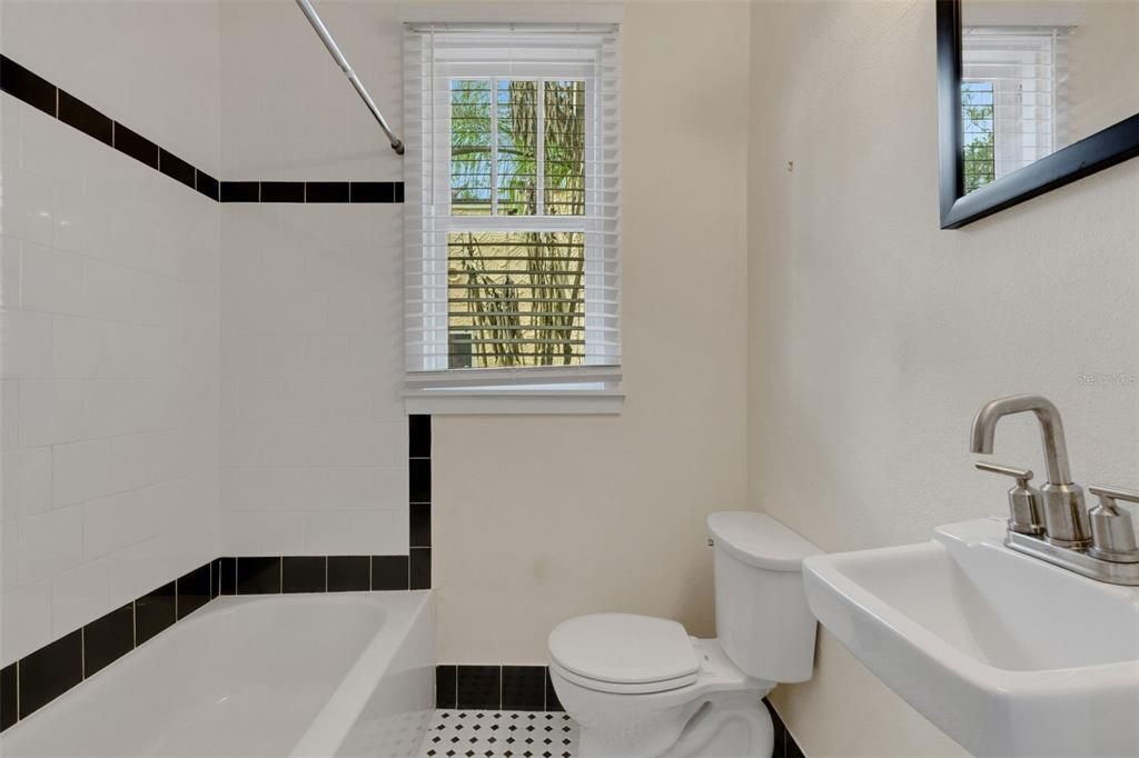 For Sale: $435,000 (4 beds, 0 baths, 882 Square Feet)
