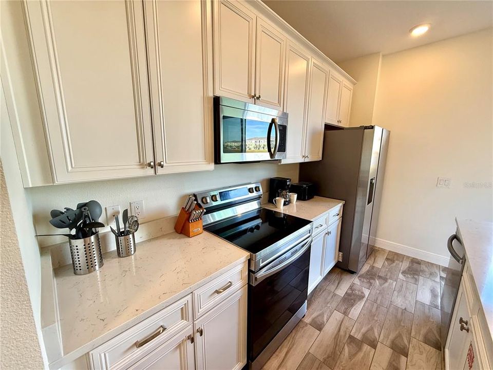 En Venta: $393,000 (3 camas, 3 baños, 1550 Pies cuadrados)