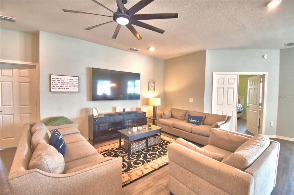For Sale: $369,000 (4 beds, 2 baths, 2062 Square Feet)