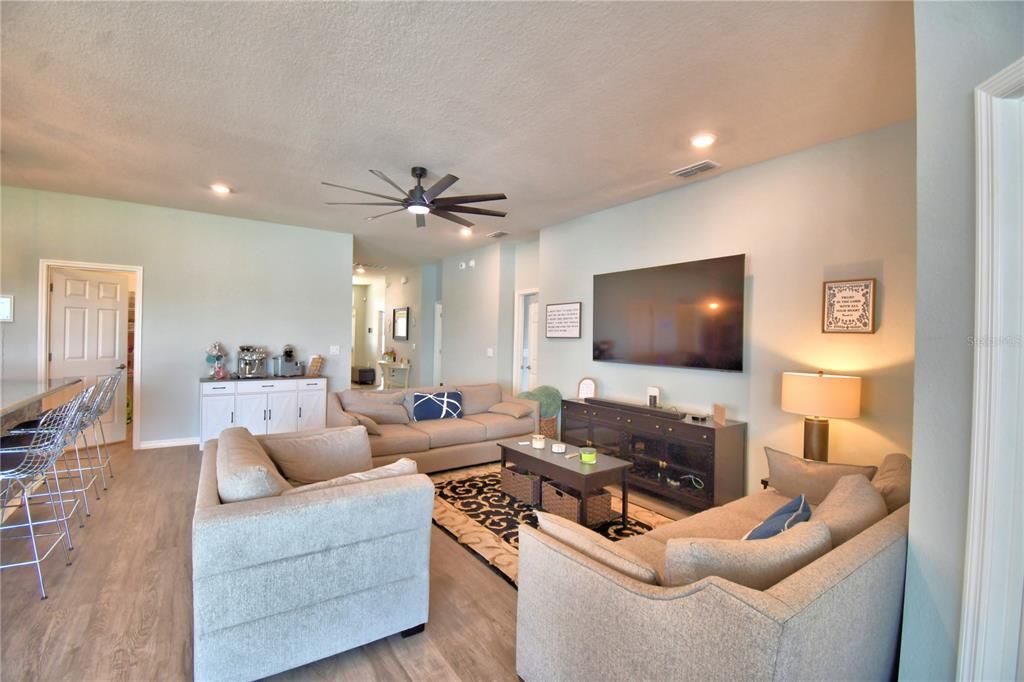 For Sale: $369,000 (4 beds, 2 baths, 2062 Square Feet)