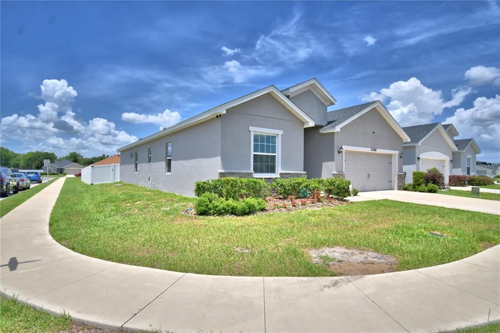 For Sale: $369,000 (4 beds, 2 baths, 2062 Square Feet)