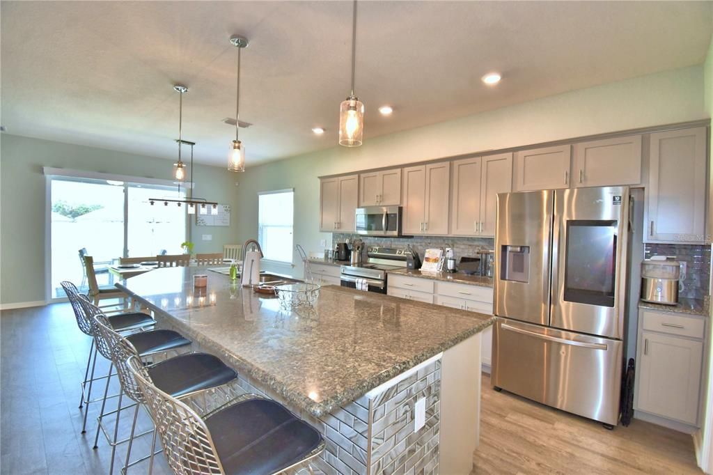 For Sale: $369,000 (4 beds, 2 baths, 2062 Square Feet)