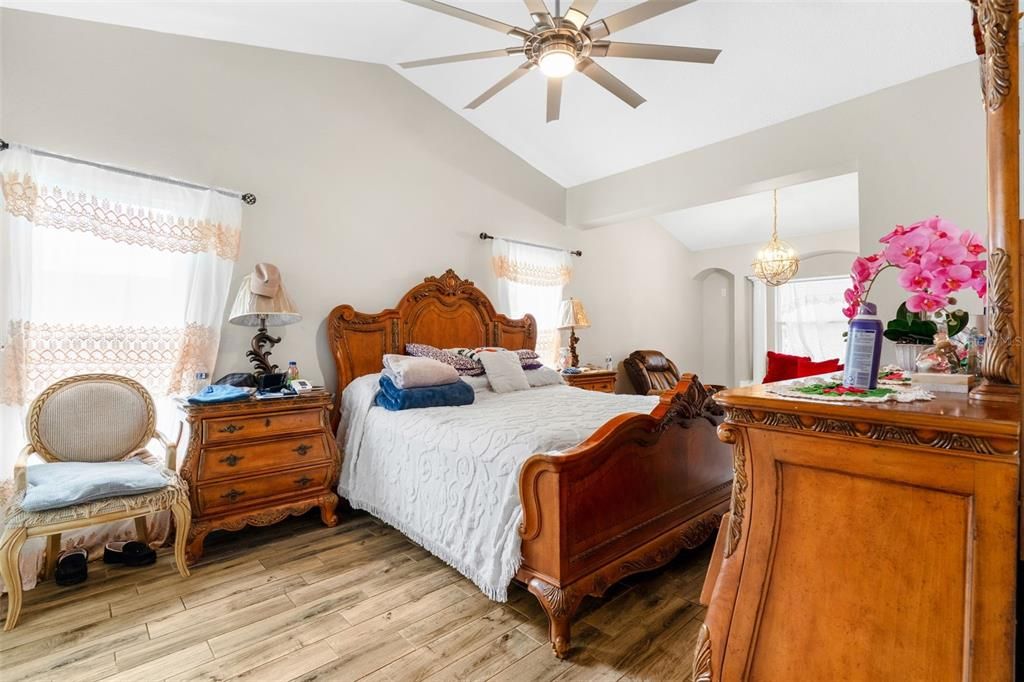 For Rent: $3,800 (4 beds, 3 baths, 2666 Square Feet)