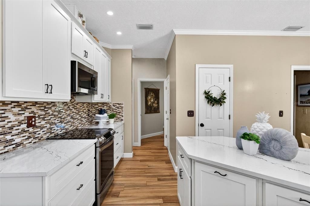 For Sale: $560,000 (3 beds, 2 baths, 1903 Square Feet)
