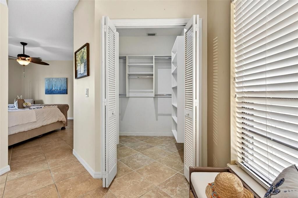 For Sale: $560,000 (3 beds, 2 baths, 1903 Square Feet)