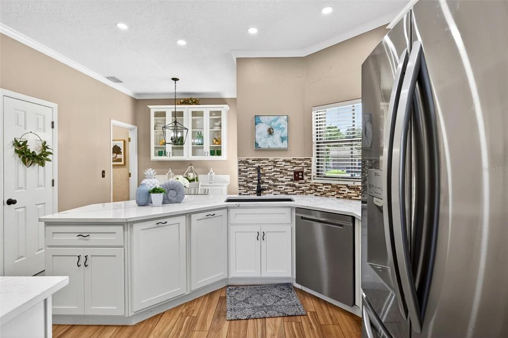 For Sale: $560,000 (3 beds, 2 baths, 1903 Square Feet)