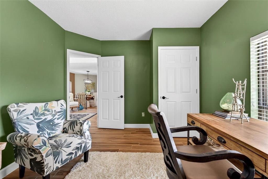 For Sale: $560,000 (3 beds, 2 baths, 1903 Square Feet)