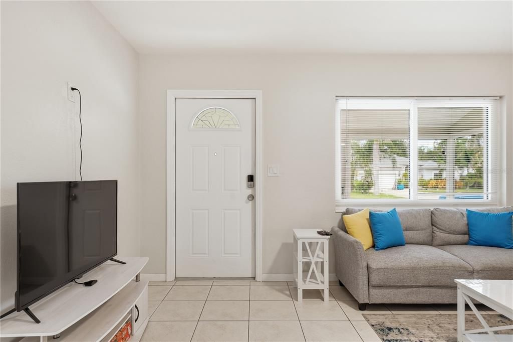 For Sale: $499,999 (3 beds, 2 baths, 1336 Square Feet)