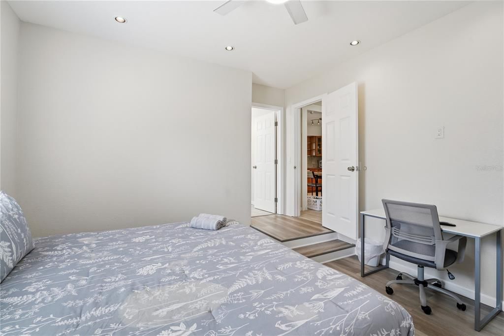 For Sale: $499,999 (3 beds, 2 baths, 1336 Square Feet)