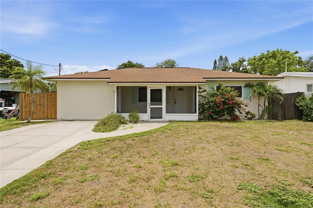 For Sale: $499,999 (3 beds, 2 baths, 1336 Square Feet)