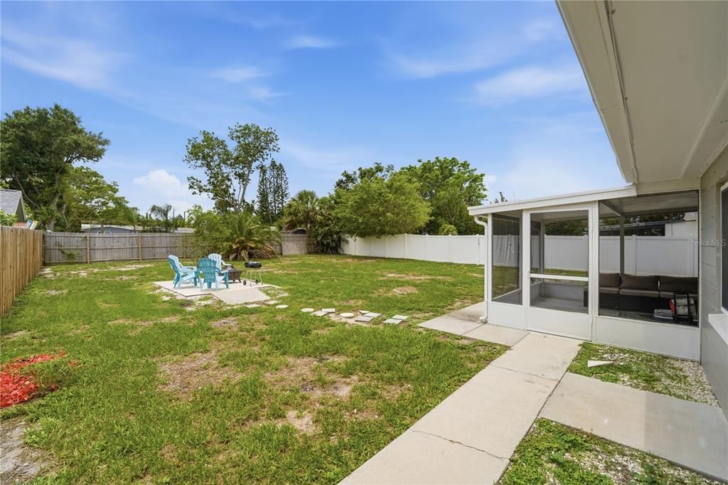 For Sale: $499,999 (3 beds, 2 baths, 1336 Square Feet)