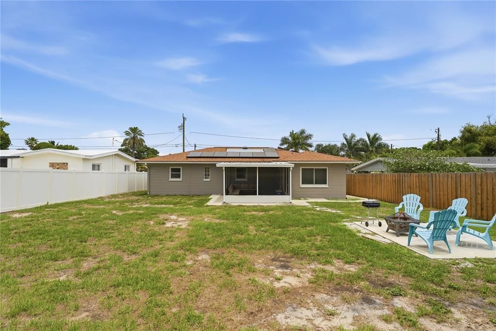 For Sale: $499,999 (3 beds, 2 baths, 1336 Square Feet)