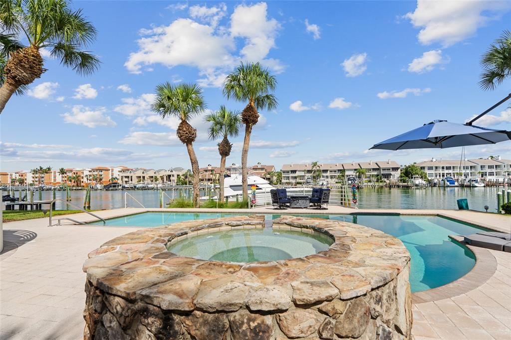 For Sale: $3,499,000 (5 beds, 4 baths, 4636 Square Feet)