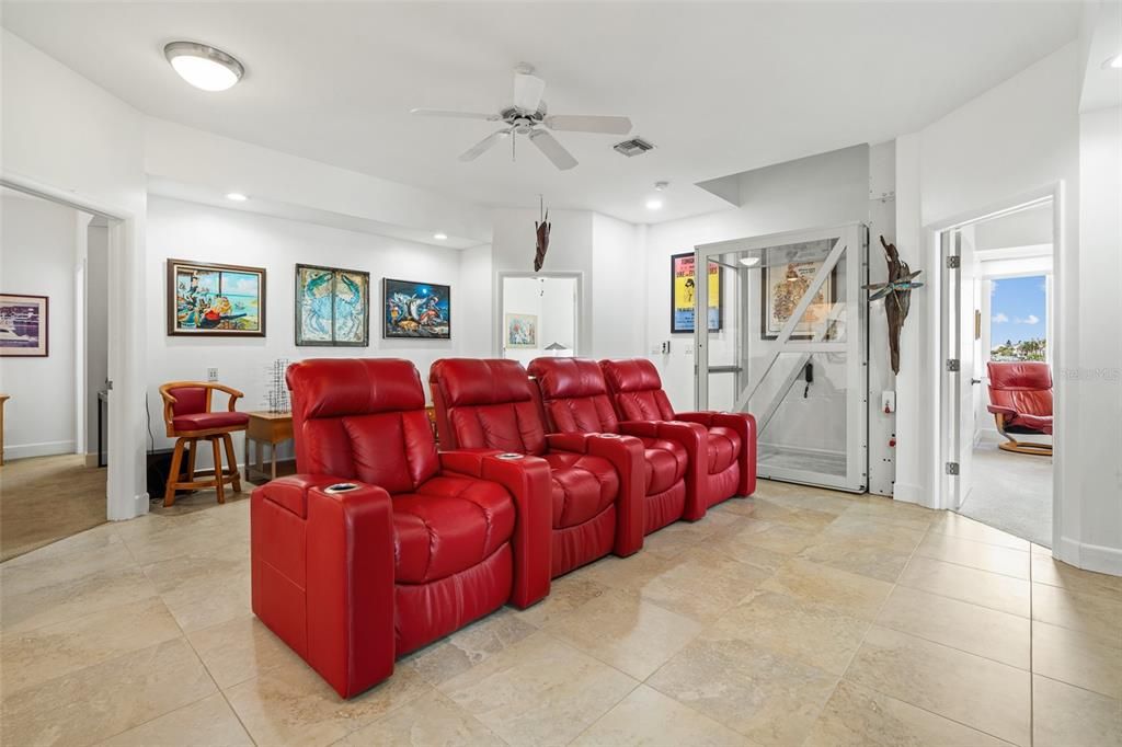 For Sale: $3,499,000 (5 beds, 4 baths, 4636 Square Feet)