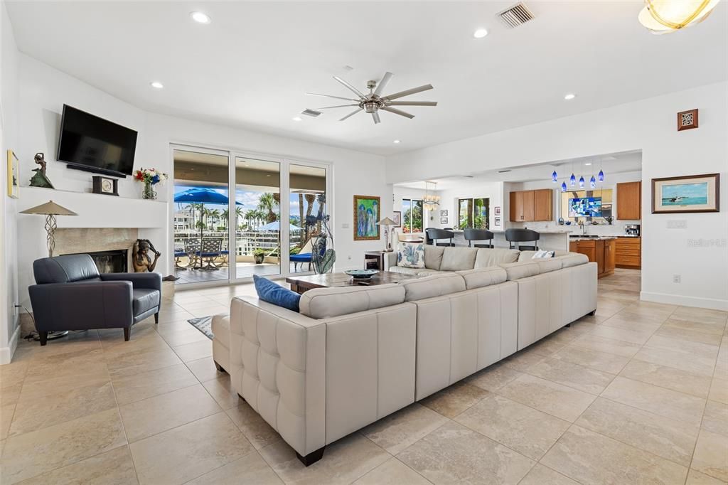 For Sale: $3,499,000 (5 beds, 4 baths, 4636 Square Feet)