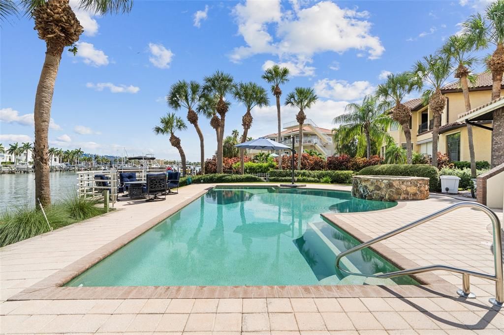 For Sale: $3,499,000 (5 beds, 4 baths, 4636 Square Feet)