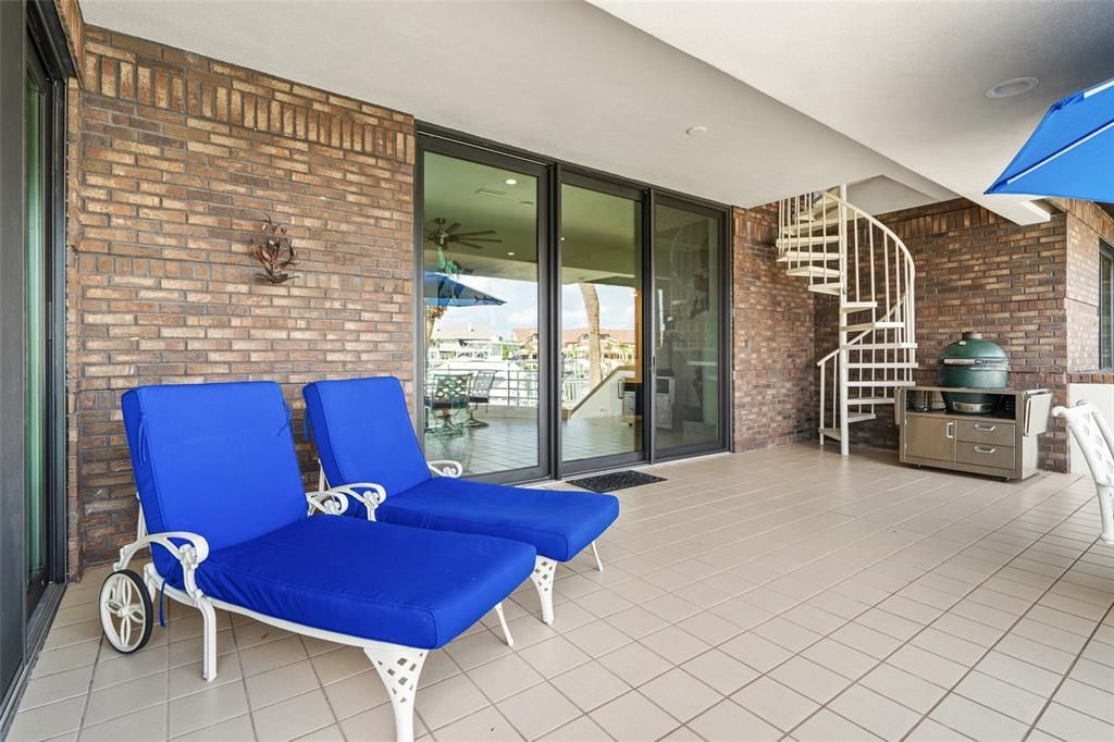 For Sale: $3,499,000 (5 beds, 4 baths, 4636 Square Feet)