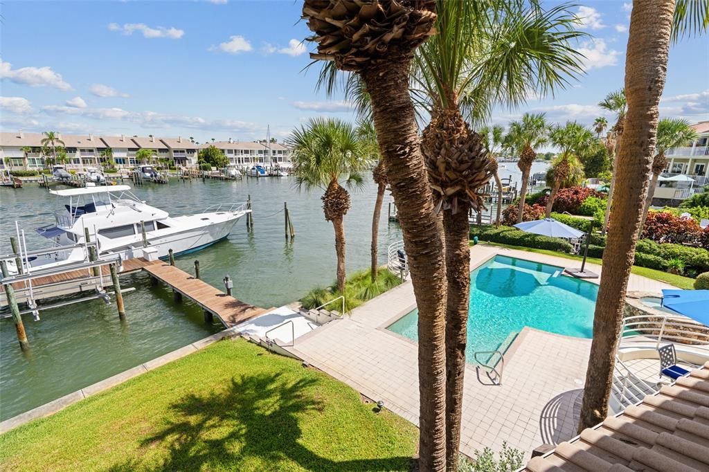 For Sale: $3,499,000 (5 beds, 4 baths, 4636 Square Feet)