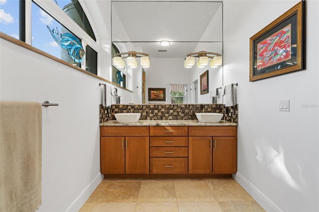 For Sale: $3,499,000 (5 beds, 4 baths, 4636 Square Feet)