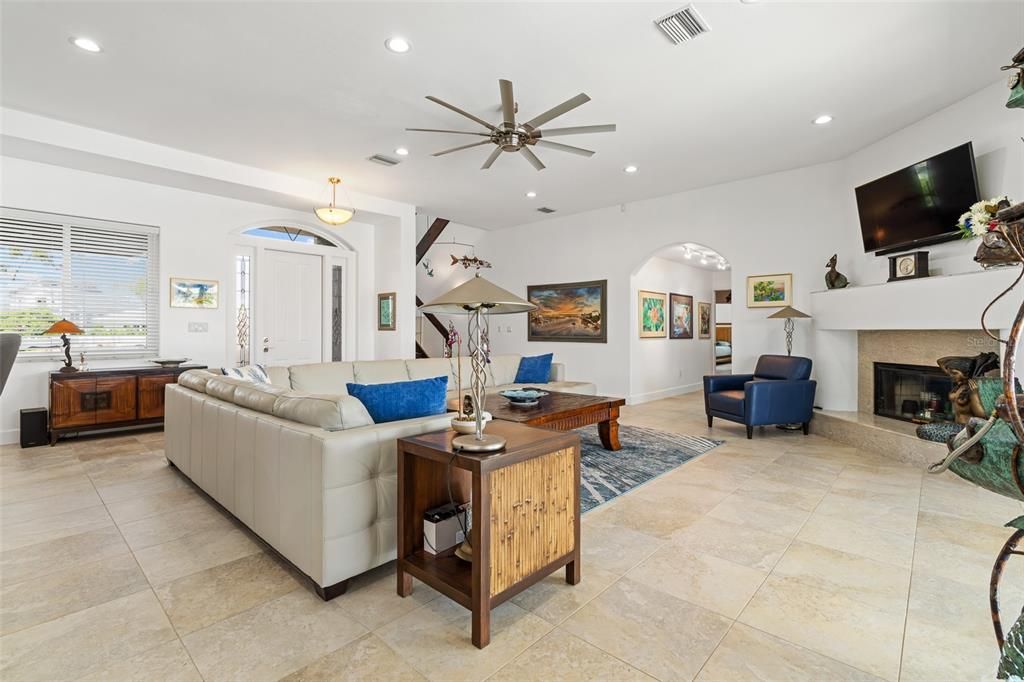 For Sale: $3,499,000 (5 beds, 4 baths, 4636 Square Feet)