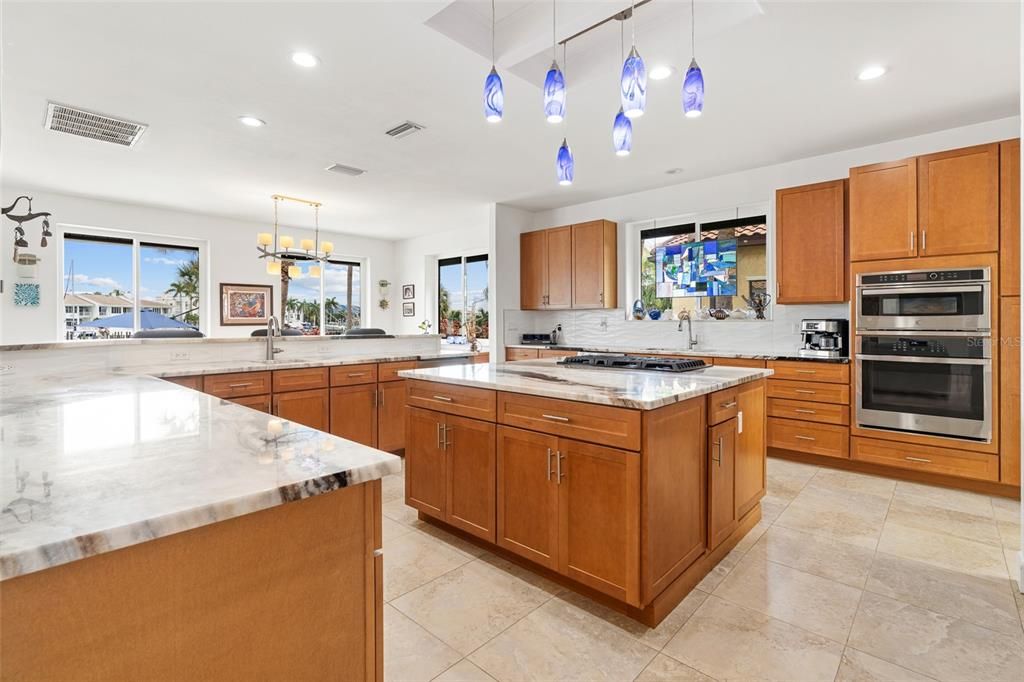 For Sale: $3,499,000 (5 beds, 4 baths, 4636 Square Feet)