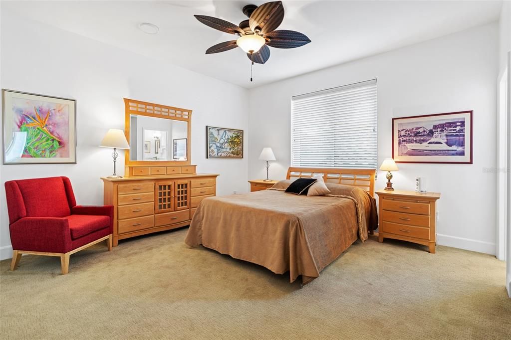 For Sale: $3,499,000 (5 beds, 4 baths, 4636 Square Feet)