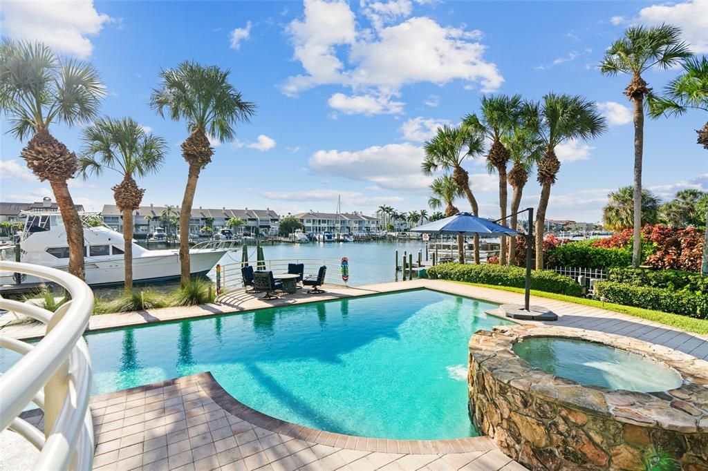 For Sale: $3,499,000 (5 beds, 4 baths, 4636 Square Feet)