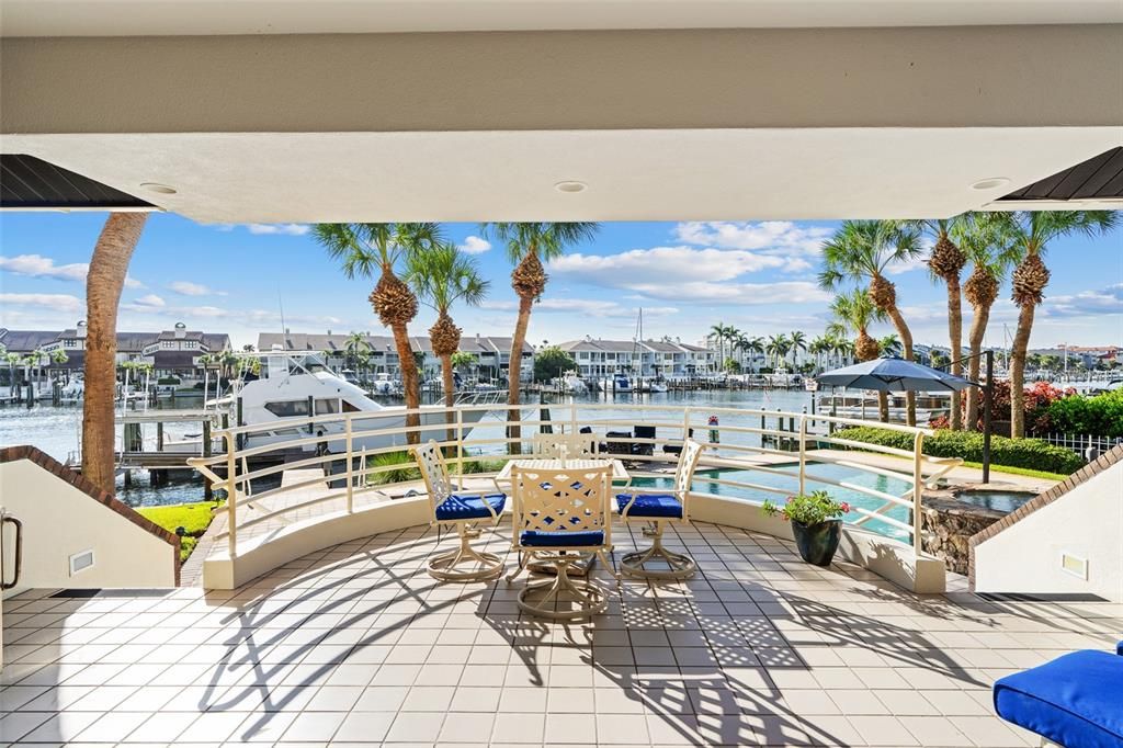 For Sale: $3,499,000 (5 beds, 4 baths, 4636 Square Feet)